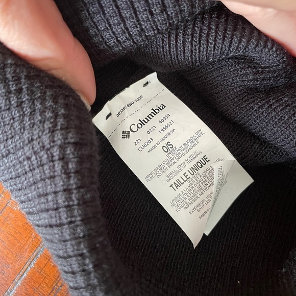 Columbia Black Knit Hat - Picture 3 of 3